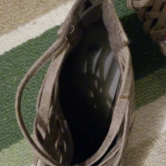 NWOT Taupe booties - Picture 4 of 4